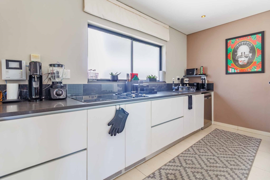 3 Bedroom Property for Sale in Sea Point Western Cape